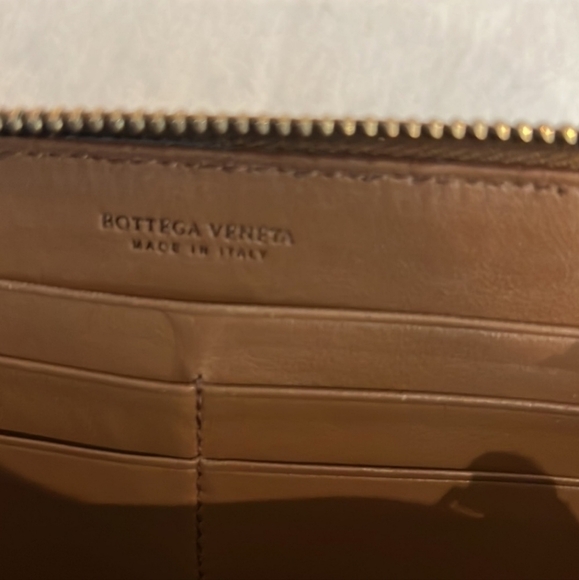 Authenic Bottega Veneta Long Zip Wallet/ Crossbody with an unbranded chain,Brown - Picture 10 of 16